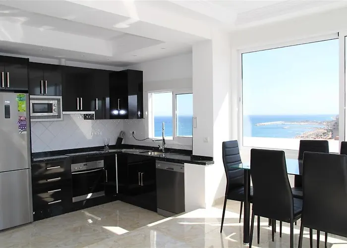 Impresionante Atico, Primera Liinea Playa, Vistas Al Mar, Piscina Comunitaria Fuengirola