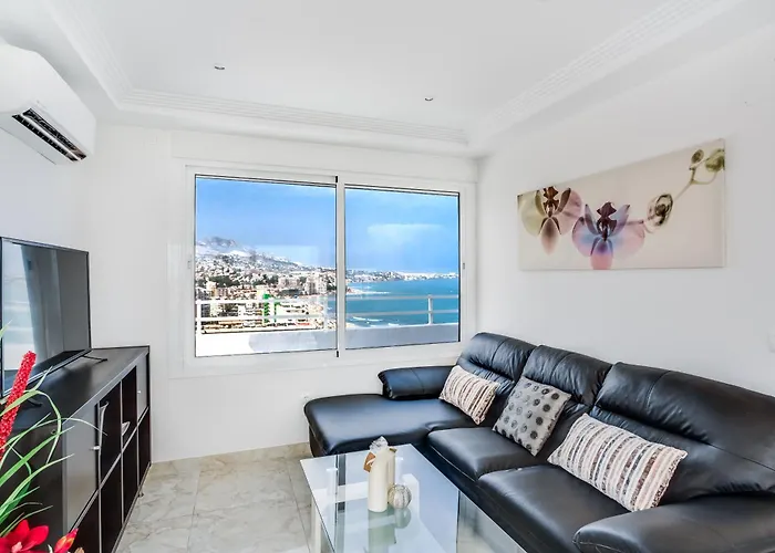 Impresionante Atico, Primera Liinea Playa, Vistas Al Mar, Piscina Comunitaria Fuengirola