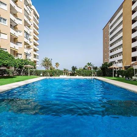 Impresionante Atico, Primera Liinea Playa, Vistas Al Mar, Piscina Comunitaria Fuengirola